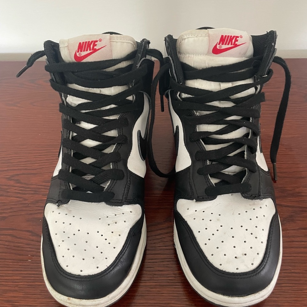 Nike Dunks Worn Maybe Twice. Like New! - image 2